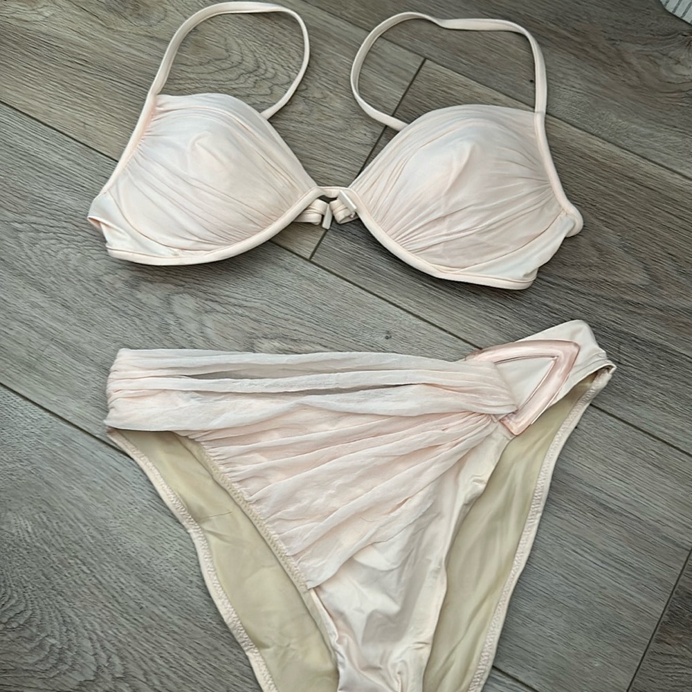 La Perla light pink/soft pink bathing suit. Gently used probably worn twice